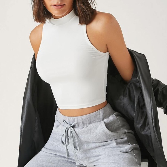 Cropped White Mock Neck Tank Top - Picture 5 of 10